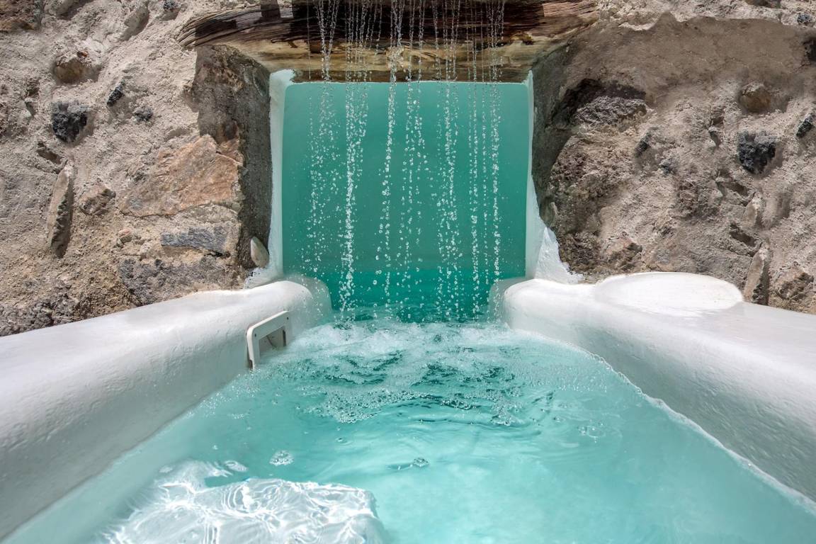 160 M² Apartment ∙ 2 Bedrooms ∙ 8 Guests - Santorini