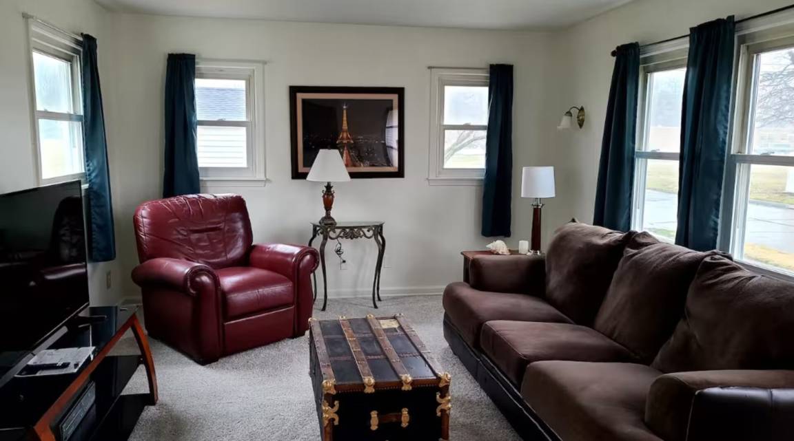 123 M² House ∙ 3 Bedrooms ∙ 6 Guests - Amherst, OH
