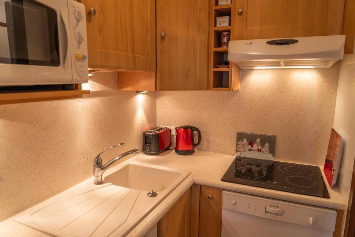 30 m² Studio ∙ 1 Schlafzimmer ∙ 6 Gäste – Bild 3