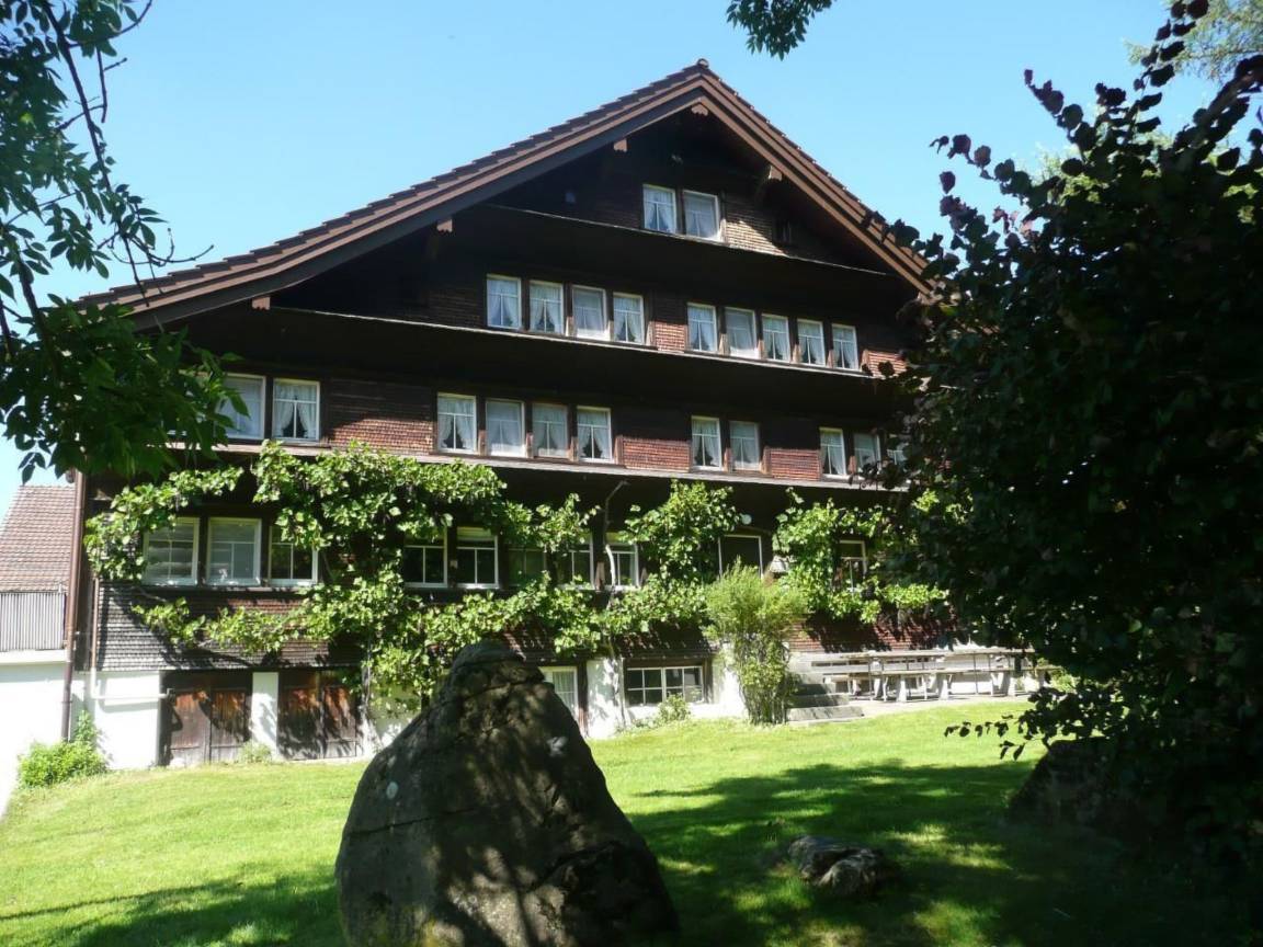 700 M² House ∙ 10 Bedrooms ∙ 40 Guests - Gossau