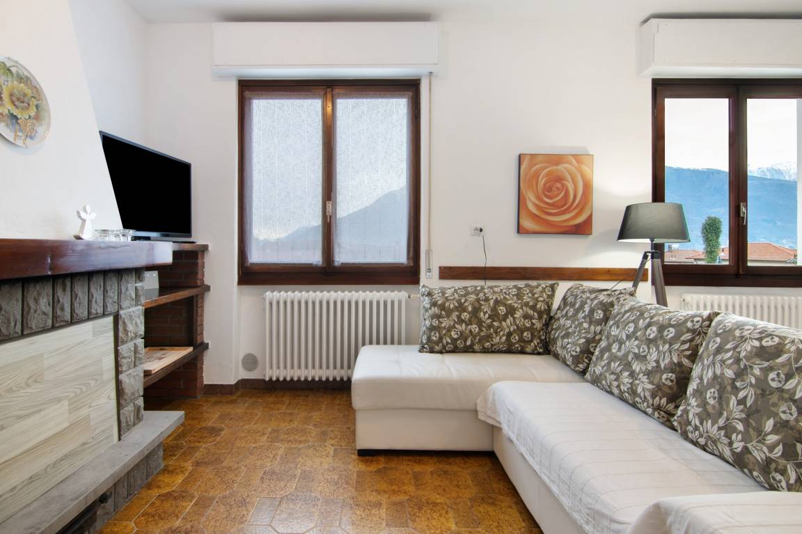 120 M² Apartment ∙ 2 Bedrooms ∙ 4 Guests - Bellano