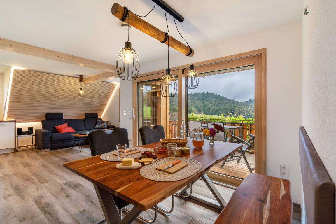 61 M² Ferienwohnung ∙ 1 Schlafzimmer ∙ 2 Gäste - Wolfach