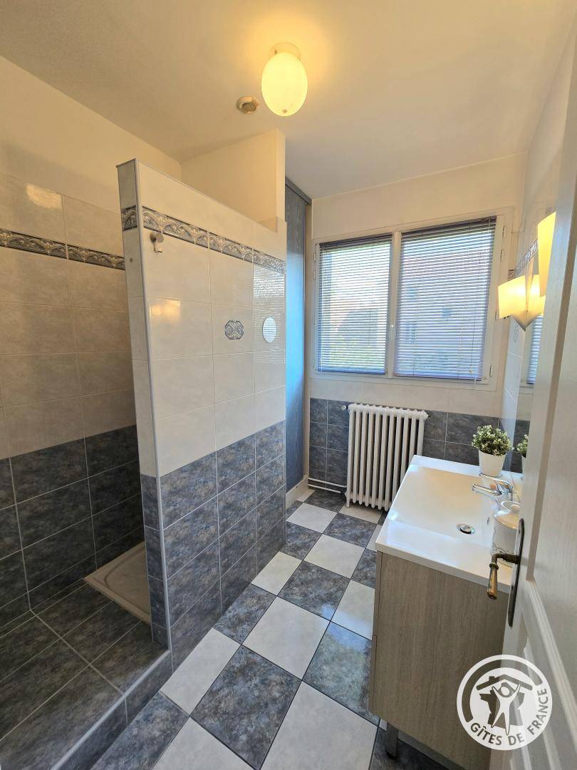 90 m² Gîte ∙ 2 Schlafzimmer ∙ 4 Gäste – Bild 14