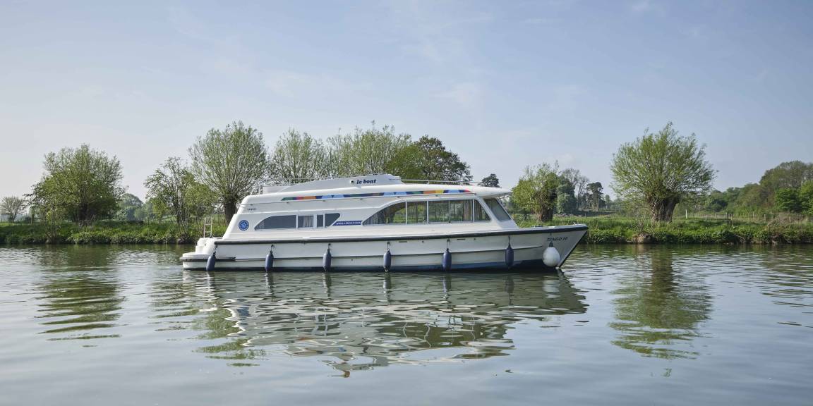 Péniche ∙ 2 Chambres ∙ 6 Personnes - Vias