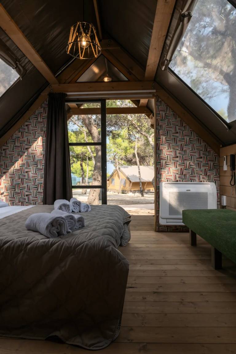 21 M² Asuntovaunu ∙ 1 Makuuhuone ∙ 1 Vieras - Calabre