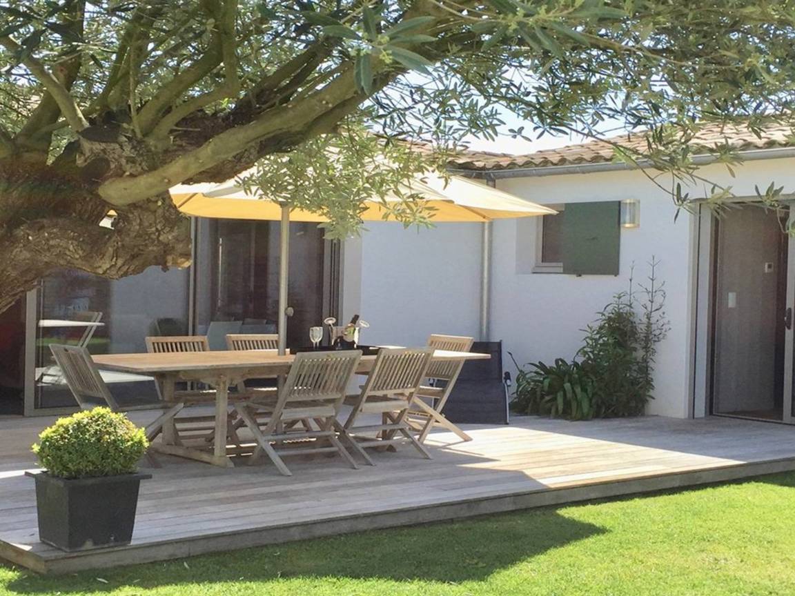 105 M² House ∙ 3 Bedrooms ∙ 6 Guests - La Flotte