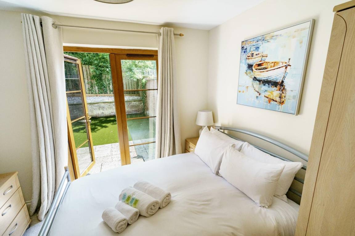 149 M² House ∙ 4 Bedrooms ∙ 6 Guests - Belfast