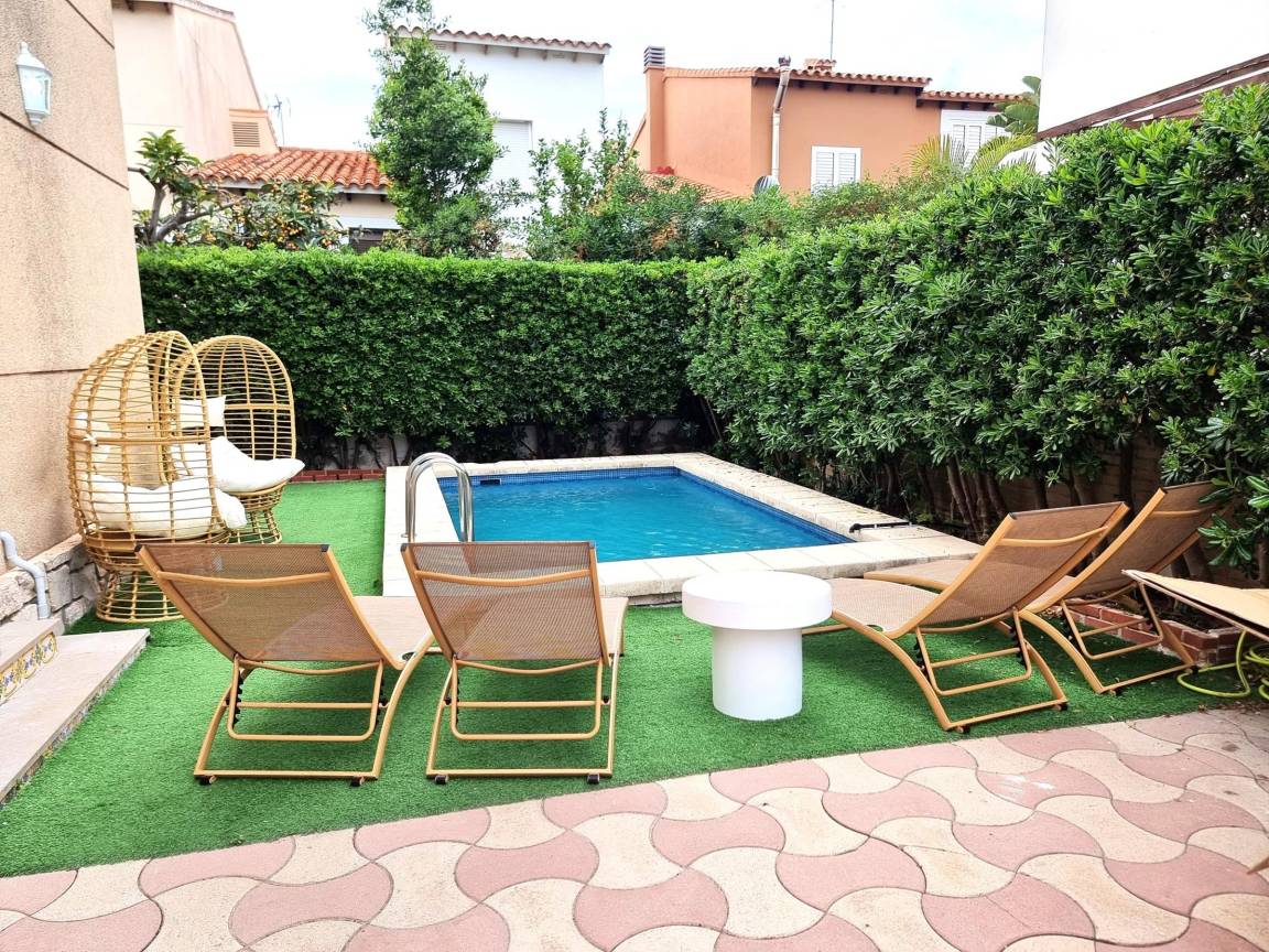 216 M² Casa ∙ 6 Habitaciones ∙ 11 Huéspedes - Sagunto