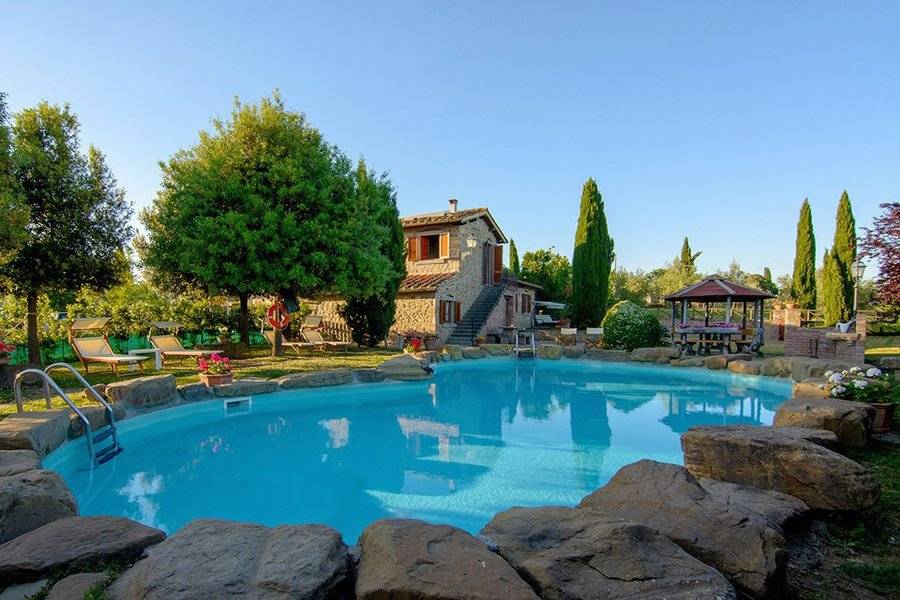 Affascinante casa a Oliveto con piscina