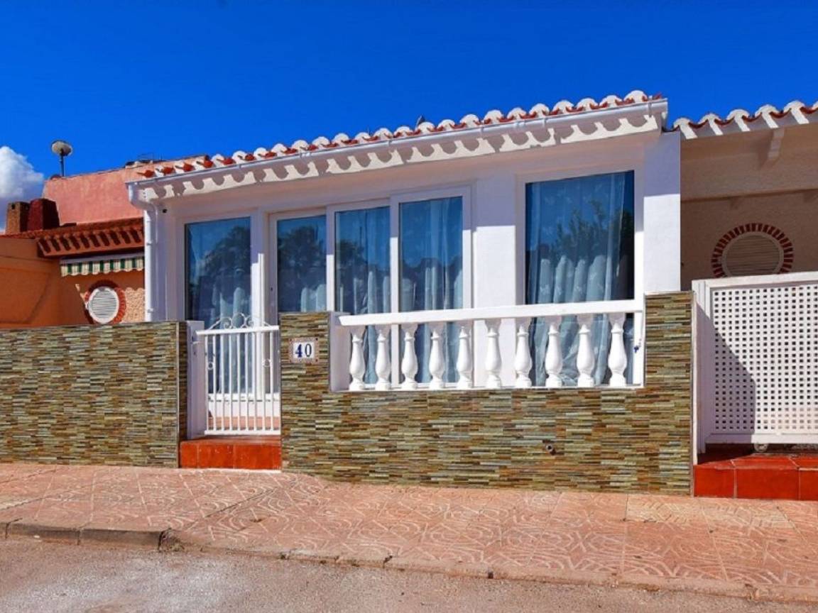 70 M² Ferienhaus ∙ 2 Schlafzimmer ∙ 4 Gäste - Los Alcázares