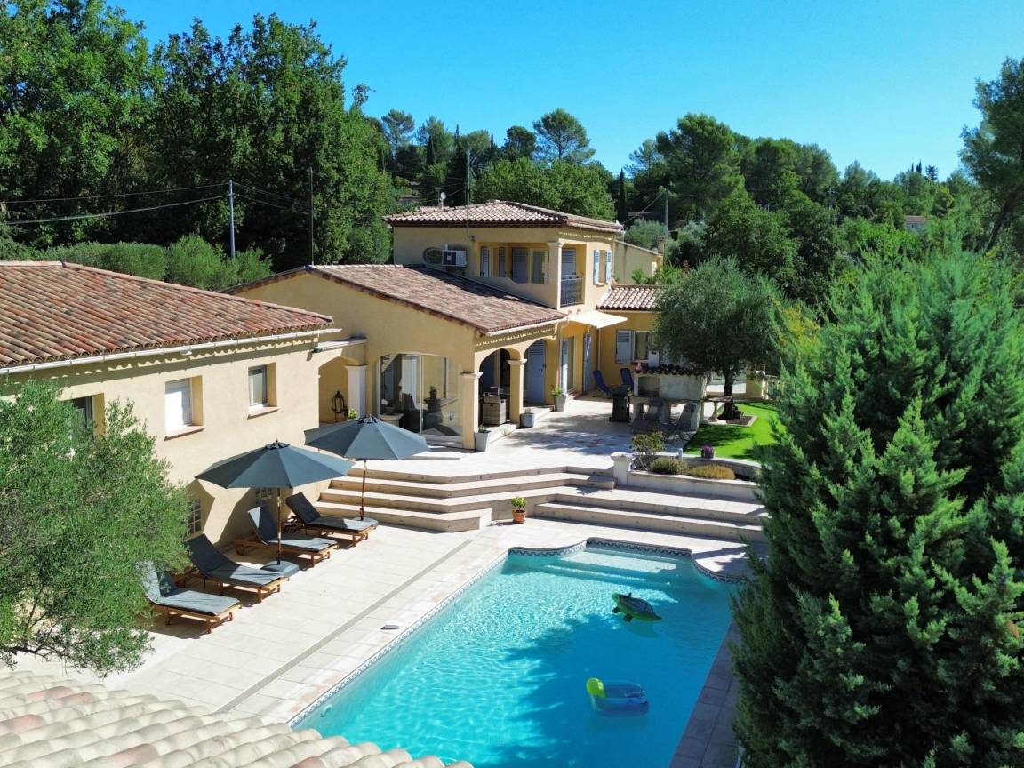 132 M² Maison De Vacances ∙ 4 Chambres ∙ 8 Personnes - Lorgues