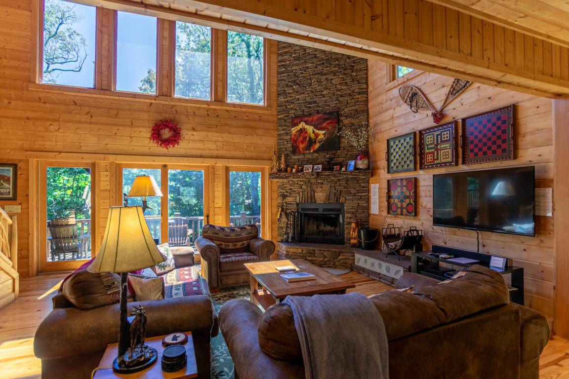 236 M² Cabin ∙ 3 Bedrooms ∙ 12 Guests - North Carolina