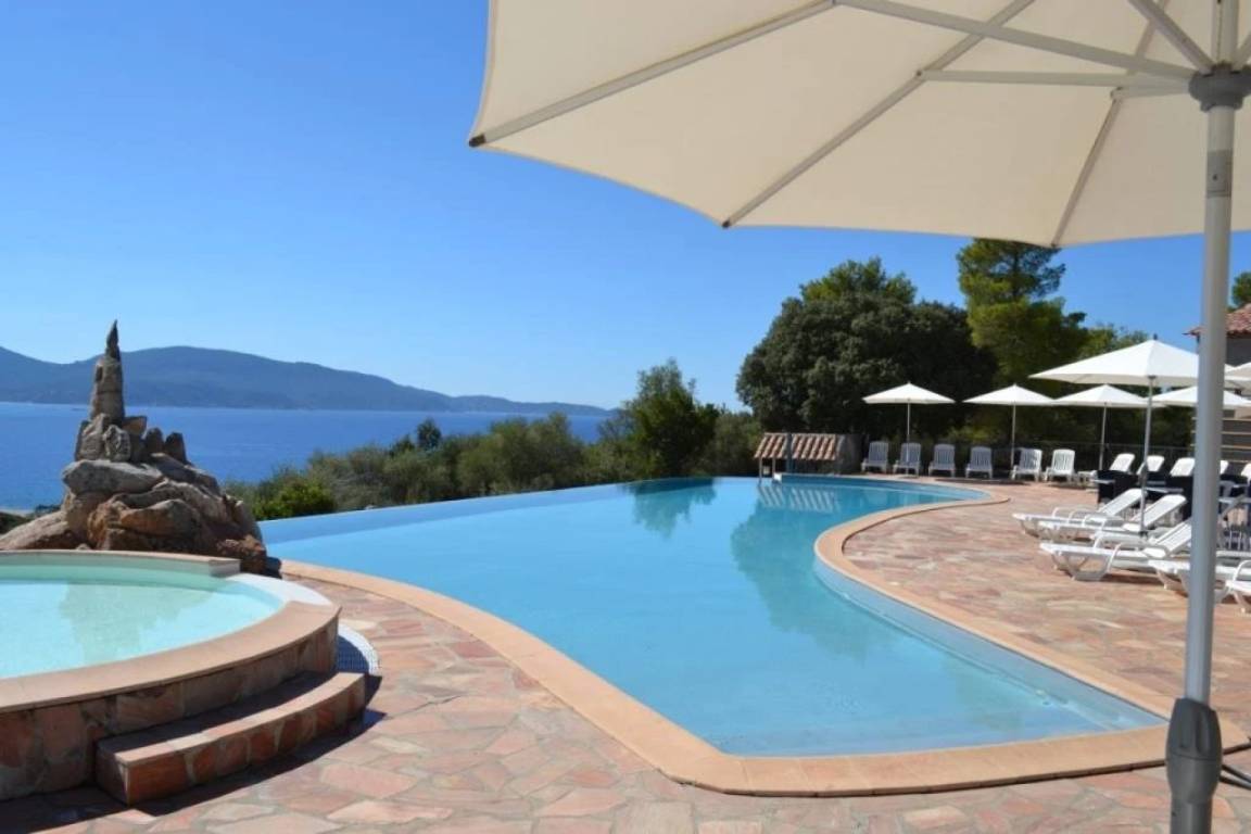 35 M² Mökki ∙ 2 Makuuhuonetta ∙ 5 Vierasta - Corsica