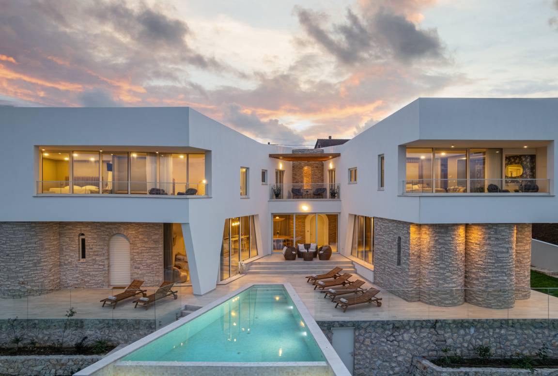 412 M² Villa ∙ 4 Bedrooms ∙ 10 Guests - Sukošan