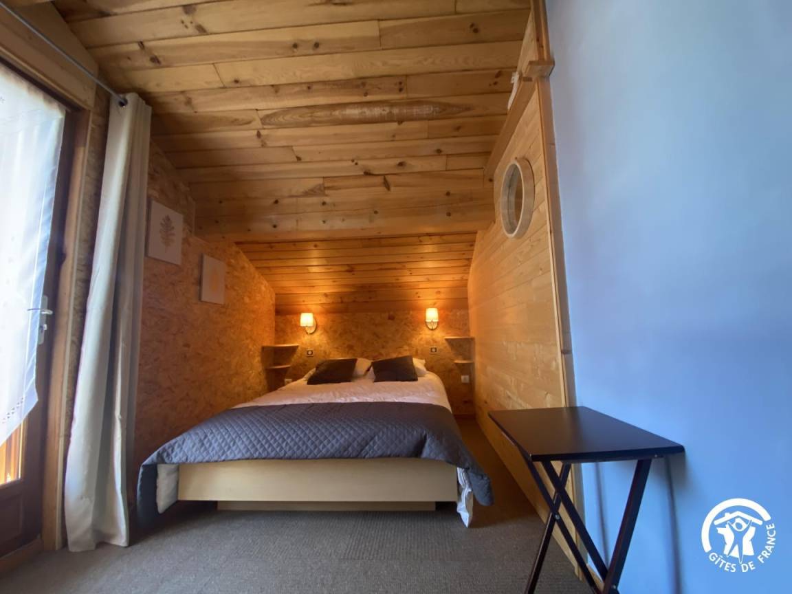 130 m² Gîte ∙ 6 Schlafzimmer ∙ 12 Gäste – Bild 10