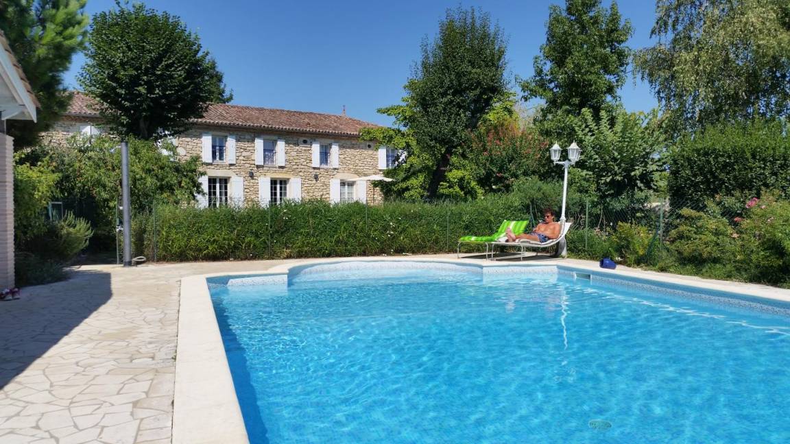 183 m&sup2; G&icirc;te 3 Schlafzimmer 9 G&auml;ste