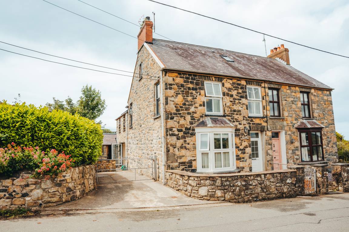 Cottage ∙ 5 Bedrooms ∙ 9 Guests - Fishguard