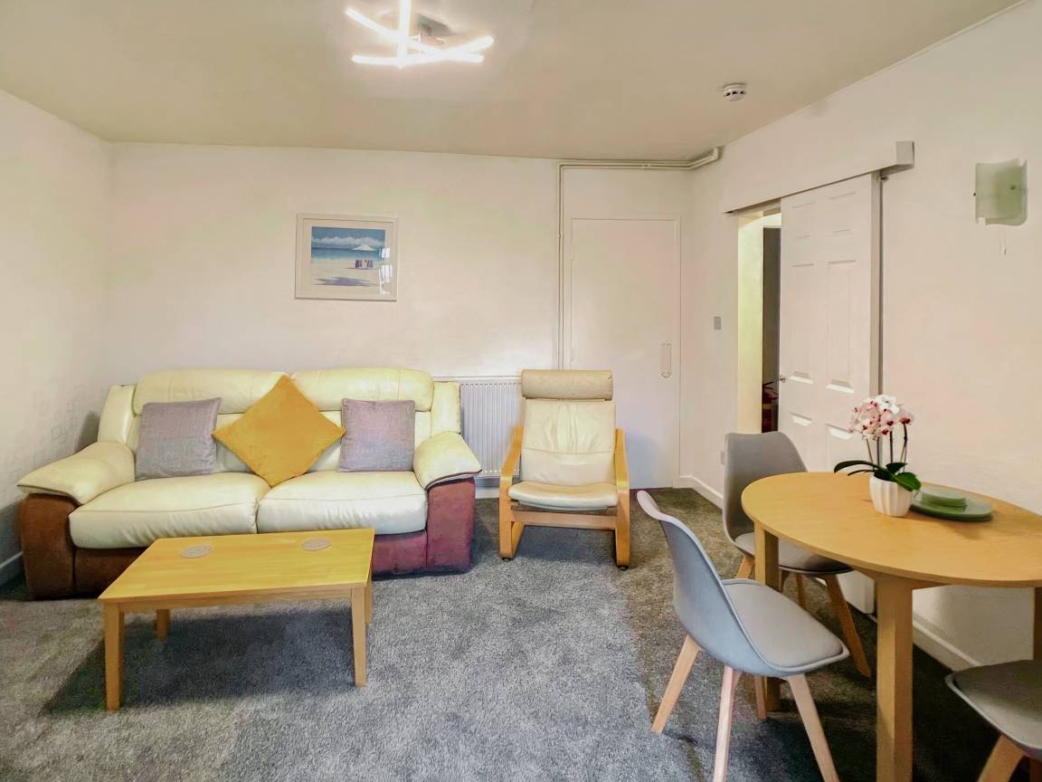 Cottage ∙ 2 Bedrooms ∙ 3 Guests - Paignton
