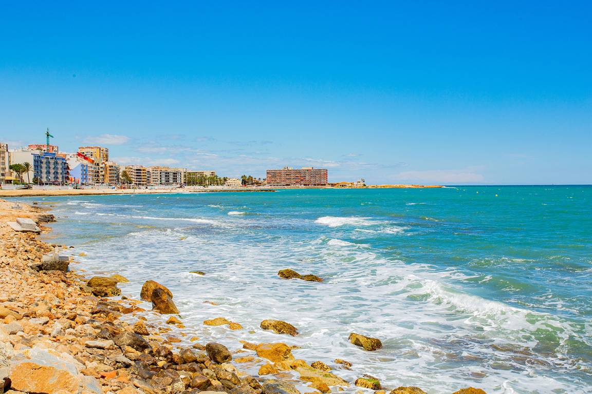 79 M² Apartamento ∙ 2 Habitaciones ∙ 4 Huéspedes - Torrevieja