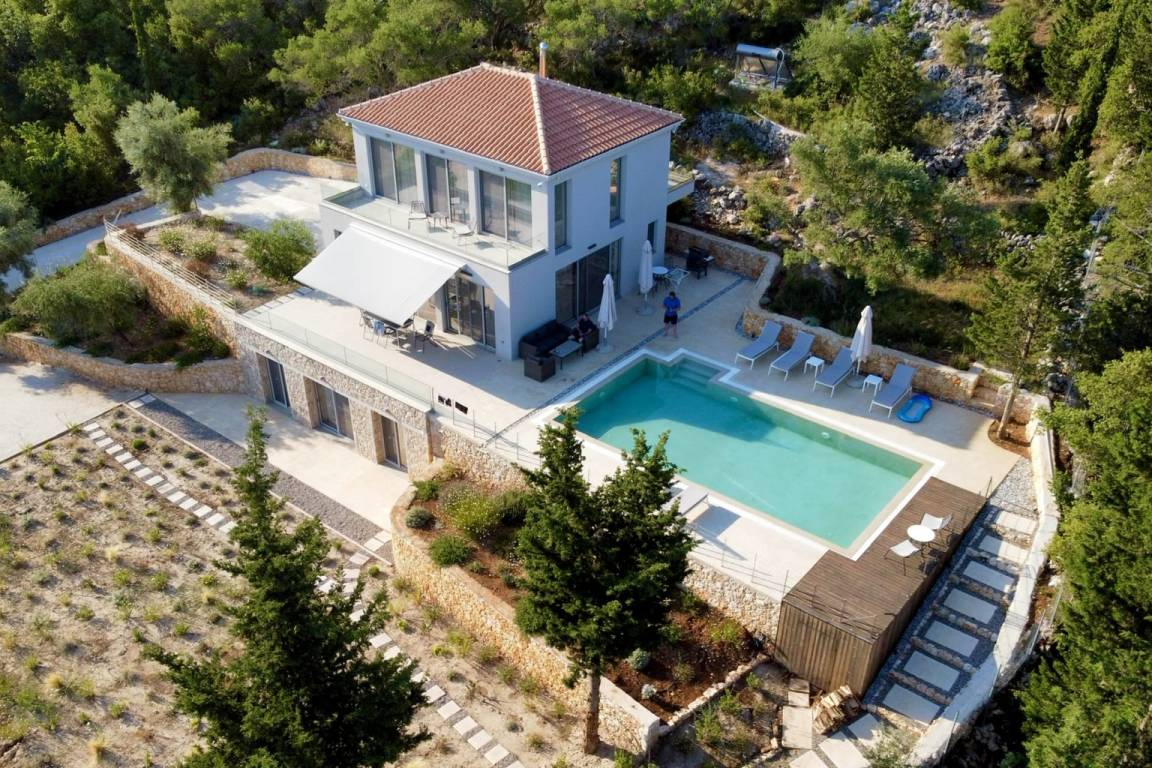200 M² Villa ∙ 3 Bedrooms ∙ 6 Guests - Lefkada