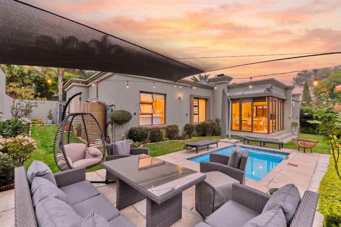 150 M² Bed And Breakfast ∙ 3 Bedrooms ∙ 6 Guests - Durban