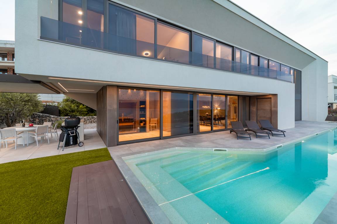 240 M² Villa ∙ 3 Bedrooms ∙ 8 Guests - Punat