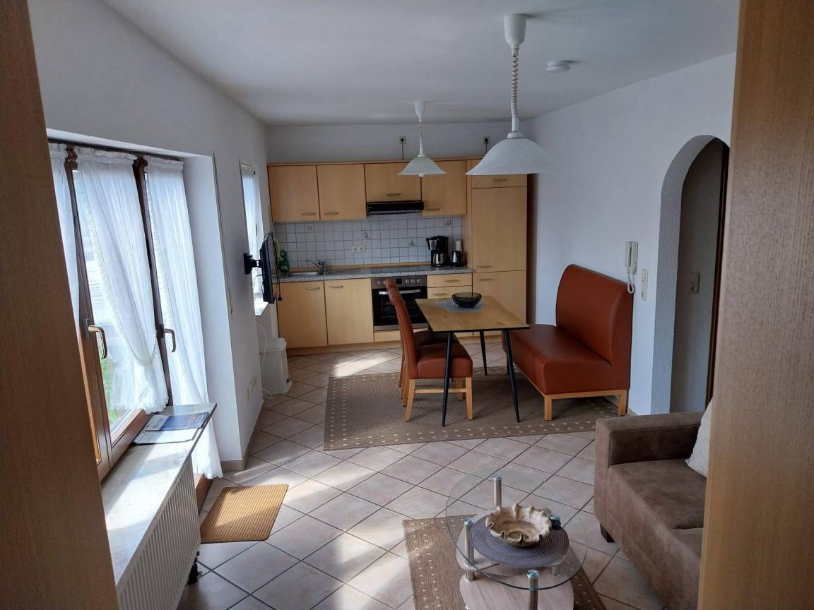 50 M² Ferienwohnung ∙ 1 Schlafzimmer ∙ 3 Gäste - Konz