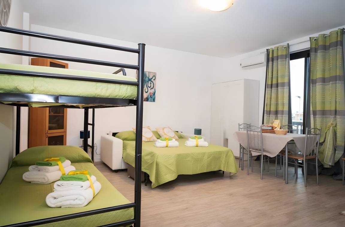 30 M² Appartement ∙ 1 Slaapkamer ∙ 4 Gasten - Ceriale