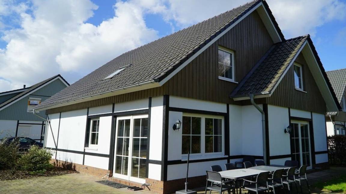 220 M² Huis ∙ 6 Slaapkamers ∙ 16 Gasten - Roermond