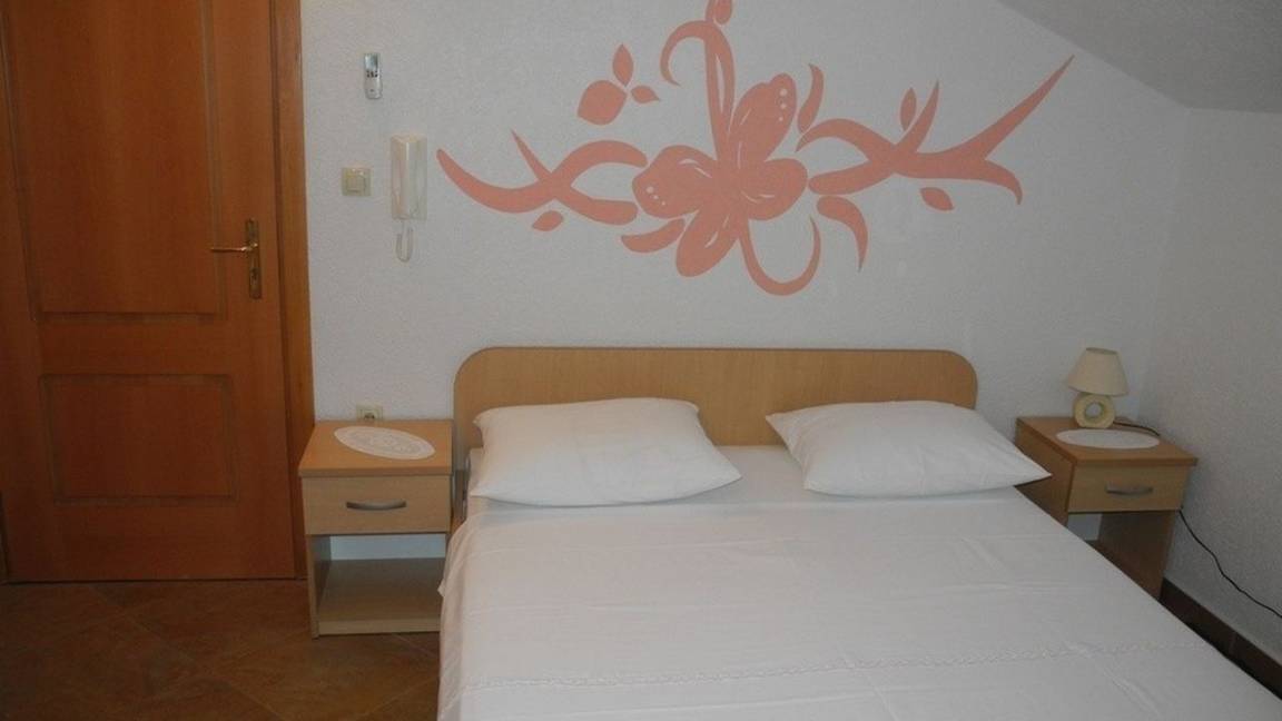 20 M² Hôtel ∙ 1 Chambre ∙ 2 Personnes - Šibenik