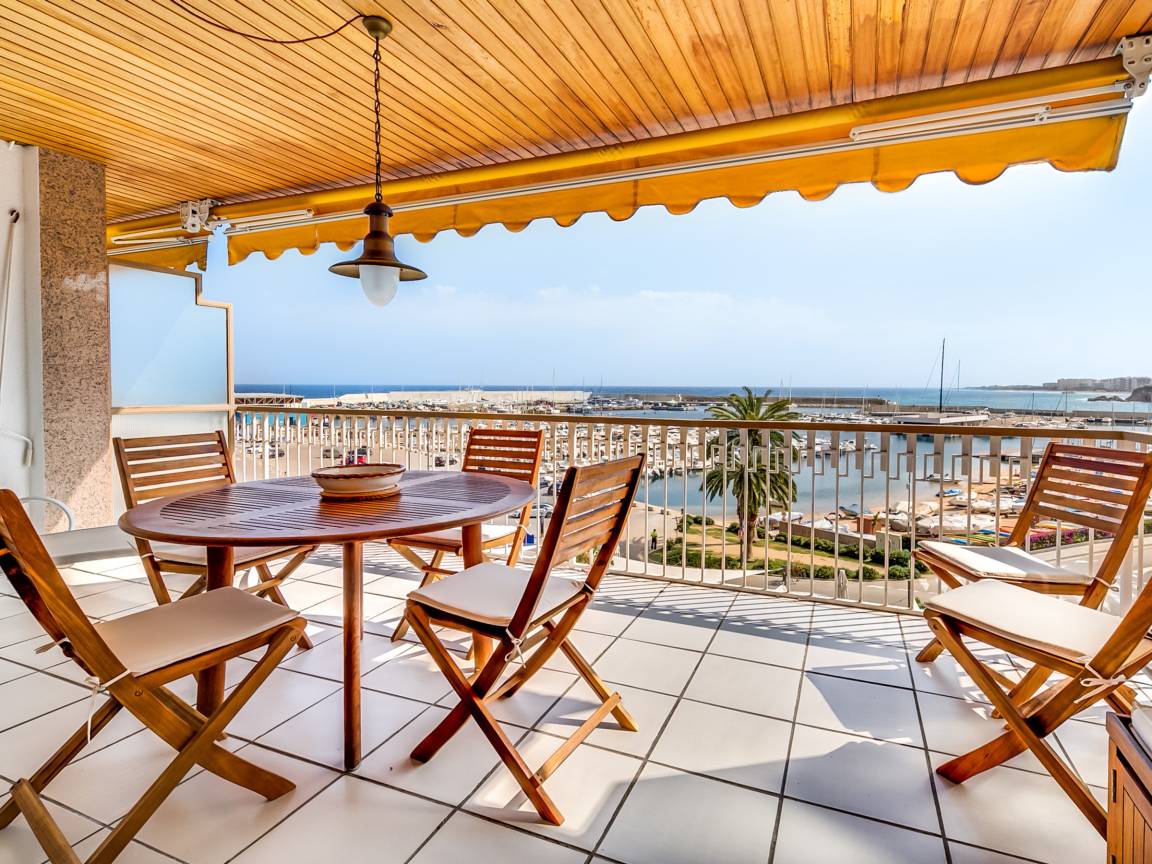 120 M² Apartment ∙ 3 Bedrooms ∙ 6 Guests - Blanes