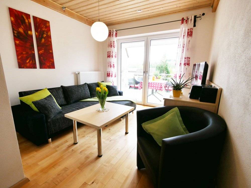 70 M² Ferienwohnung ∙ 2 Schlafzimmer ∙ 4 Gäste - Ochsenhausen