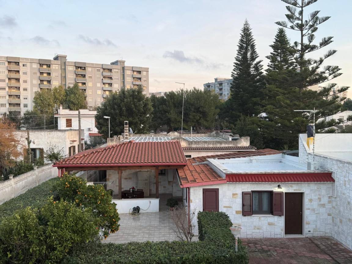 100 M² Talo ∙ 2 Makuuhuonetta ∙ 5 Vierasta - Tarente