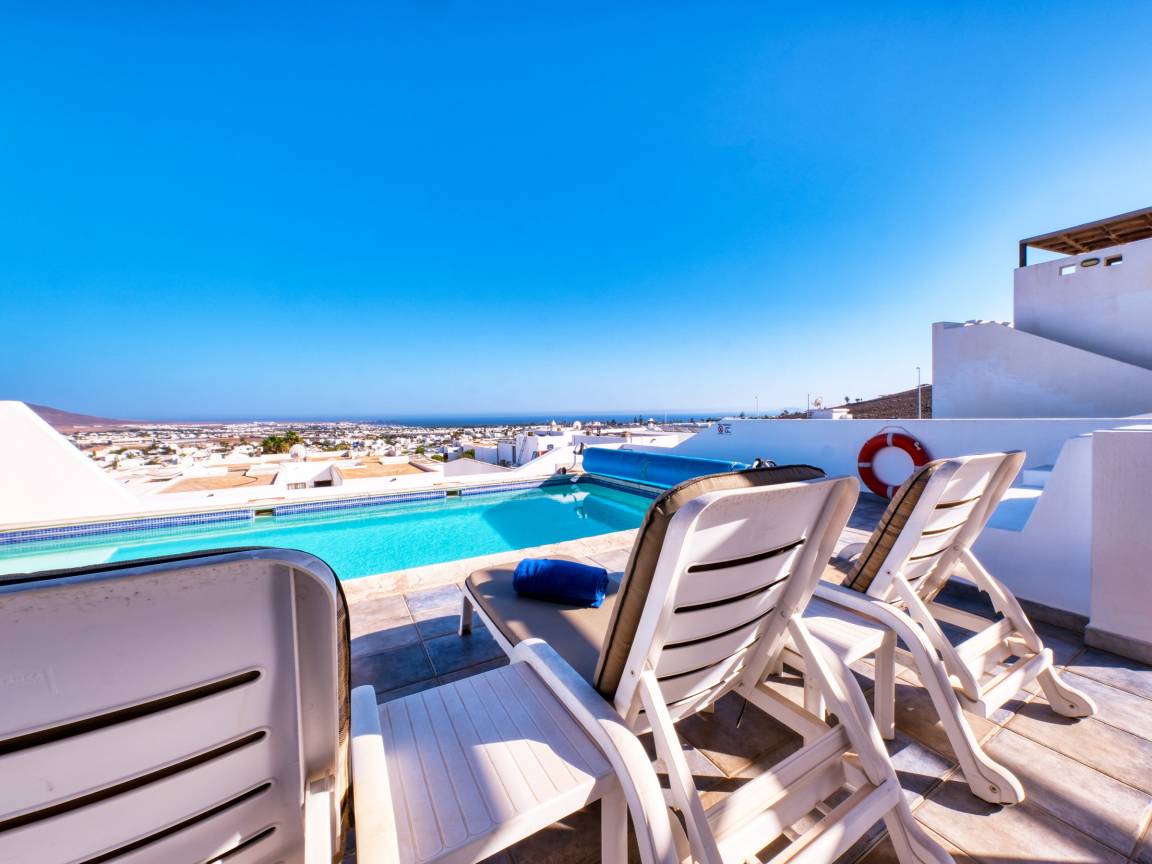 200 M² House ∙ 3 Bedrooms ∙ 8 Guests - Playa Blanca
