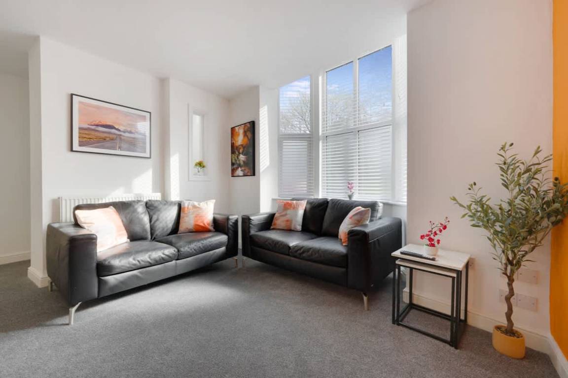 Apartment ∙ 5 Bedrooms ∙ 10 Guests - Hartlepool