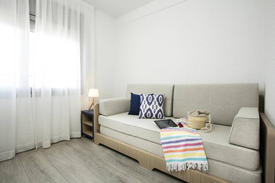 60 M² Apartment ∙ 2 Bedrooms ∙ 4 Guests - Blanes