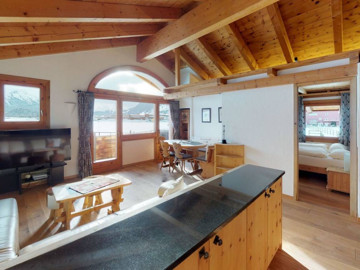 81 M² Apartment ∙ 4 Guests - Samedan