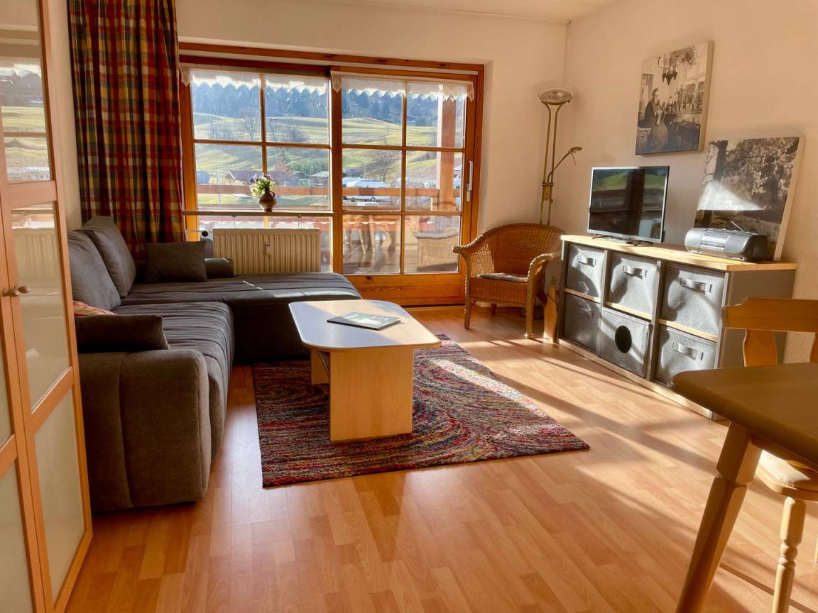 55 M² Ferienwohnung ∙ 1 Schlafzimmer ∙ 2 Gäste - Bolsterlang