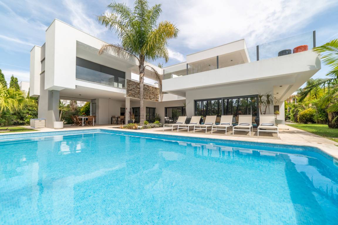 600 M² Vivenda ∙ 4 Quartos ∙ 10 Hóspedes - Seixal