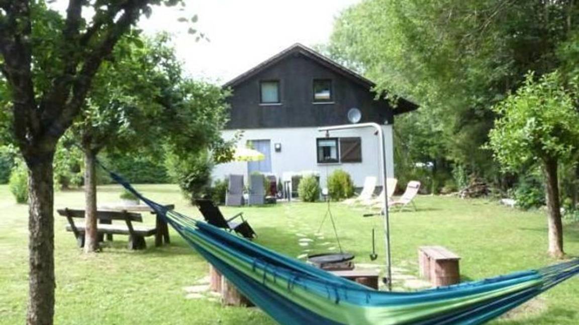 70 M² Ferienhaus ∙ 2 Schlafzimmer ∙ 4 Gäste - Leiwen