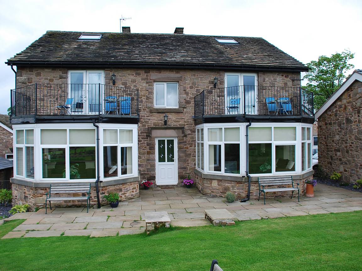 Cottage ∙ 2 Bedrooms ∙ 6 Guests - Cheshire