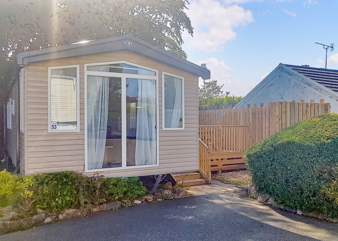 Caravan ∙ 3 Bedrooms ∙ 8 Guests - Tenby