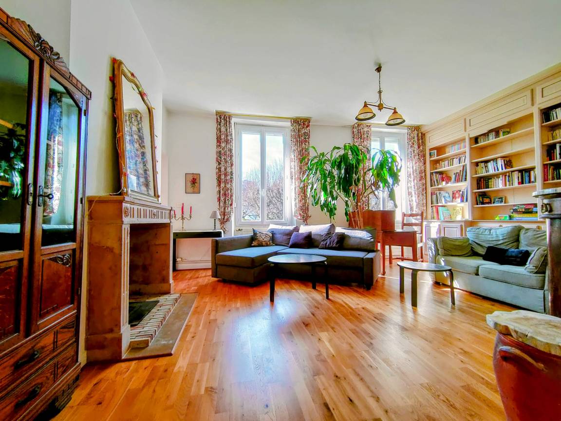 90 M² Appartement ∙ 2 Chambres ∙ 6 Personnes - Auxerre