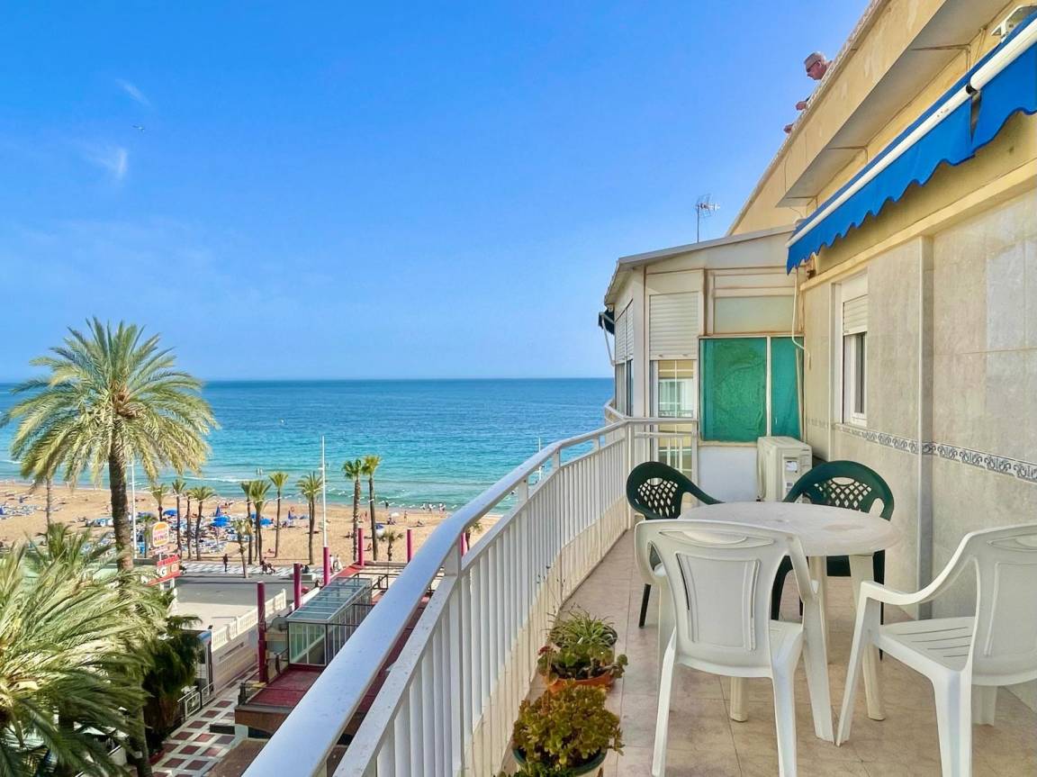 75 M² Apartment ∙ 2 Bedrooms ∙ 4 Guests - Benidorm