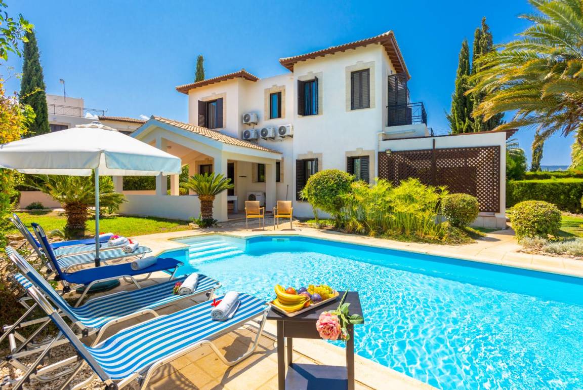 260 M² Villa ∙ 4 Chambres ∙ 8 Personnes - Argaka
