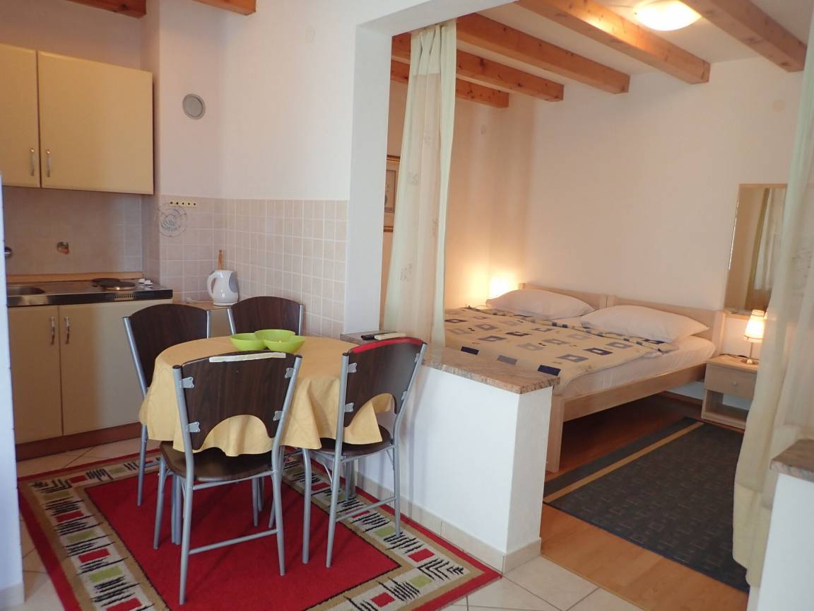 35 M² Apartment ∙ 4 Guests - Vinjerac