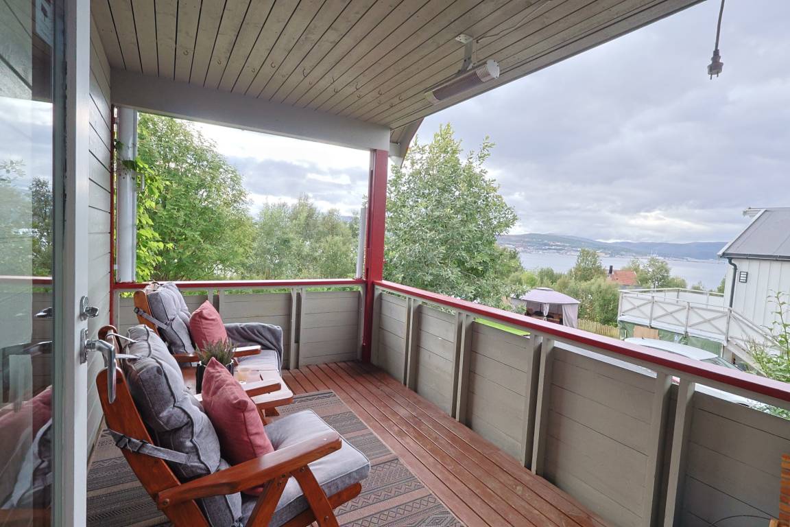 200 M² House ∙ 4 Bedrooms ∙ 11 Guests - Tromsø