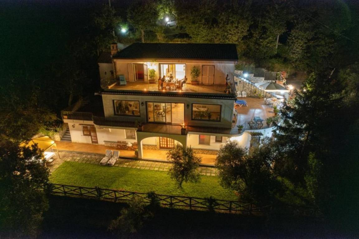 150 M² Villa ∙ 6 Chambres ∙ 12 Personnes - Sorrente