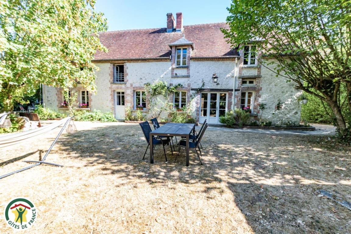 260 M² Gîte ∙ 6 Chambres ∙ 11 Personnes - Montmirail
