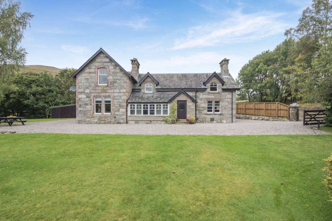 Cottage ∙ 3 Bedrooms ∙ 6 Guests - Loch Tay